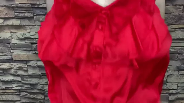 Amateur Busty Babe Bounces Her Massive Red Rack