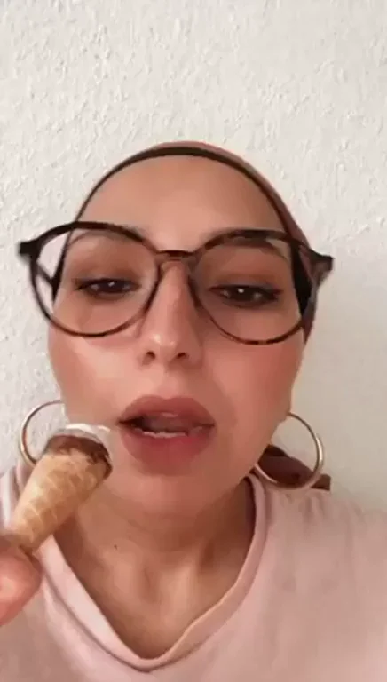 Aylin the Hijab Slut Licks It Good 😘👅💦