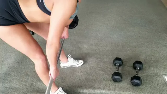 🔥 Hotel Gym Tease: Slutty Workout Flashing Her Juicy Ass 🍑💦