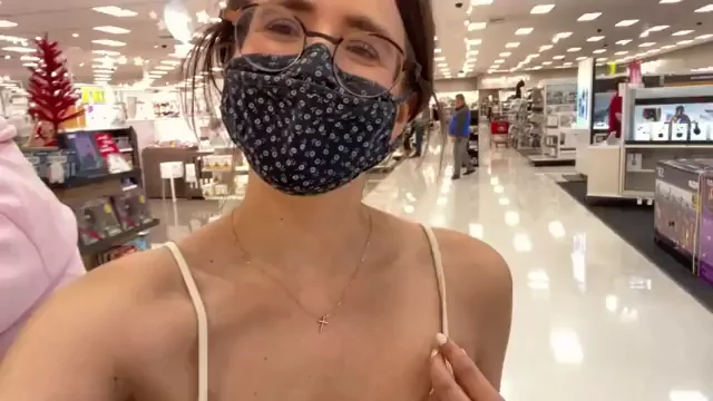 Hunting Horny Married Dads at the Grocery Store with Naughty Flashes 😈🛒💦