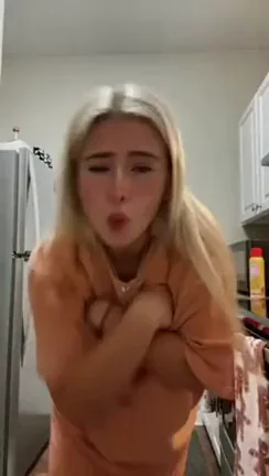 Blonde Busty TikTok Slut's Epic Tit Bounces 😍🍈🍈