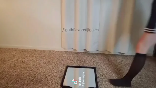Goth Cheer Slut Splits Her Pale Pussy Wide 😈📣
