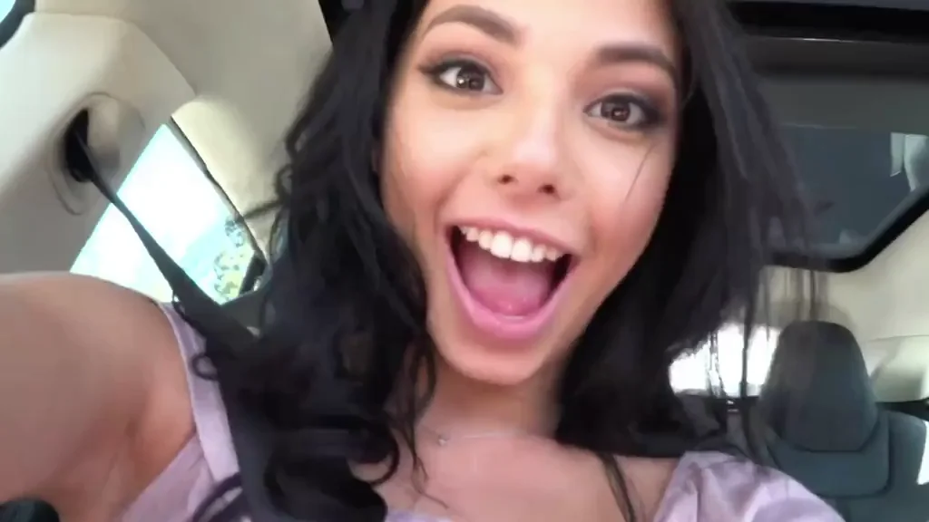 Gina Valentina - Raw 30