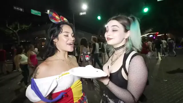 Girls Kissing Girls In Public #2