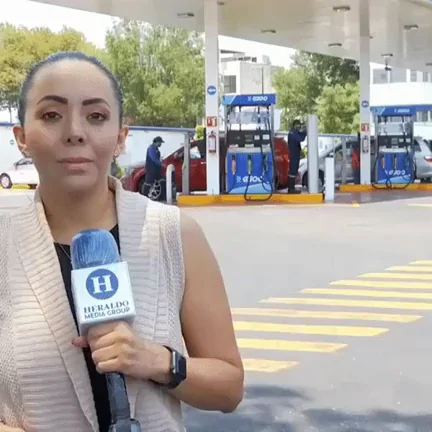 Hot News Babe Twerks Her Rising Assets at the Gas Station