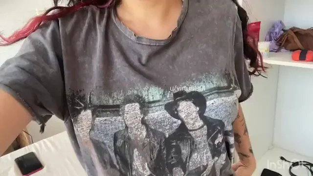 Craving Hands on My Juicy Tits 😩🍈🍈