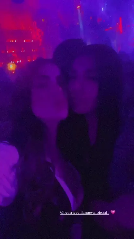 Hot Club Sluts Kissing 💋🔥