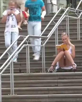 Blonde Slut's Pussy Flash on Stairs 😈📖👅