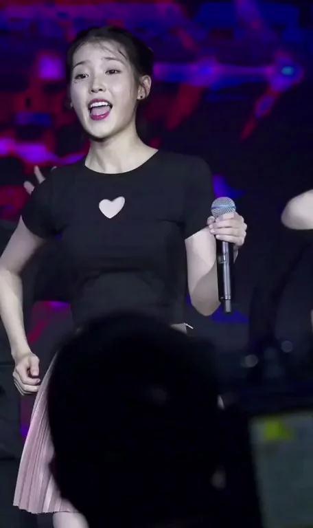 IU