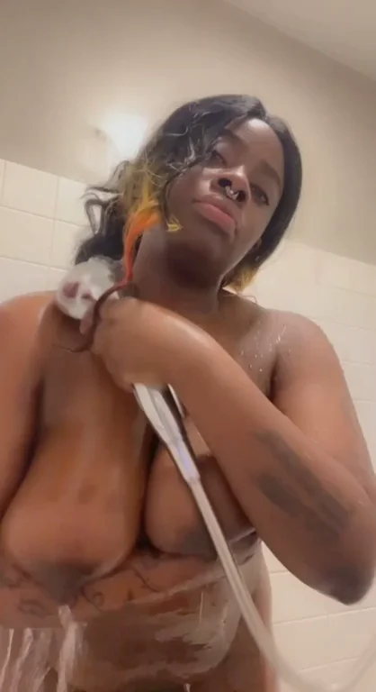 Thick Ebony Babe Gets Naughty in the Shower 💦🍫🔥