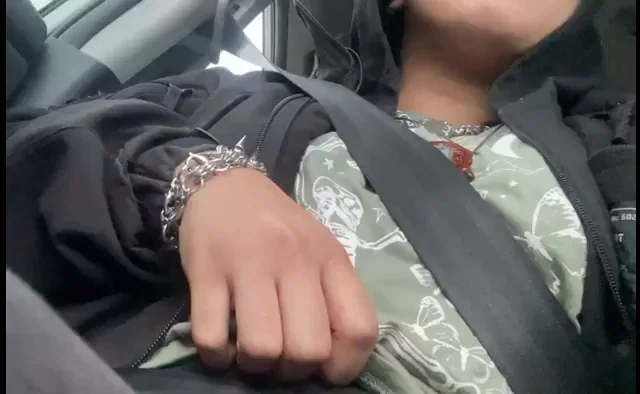 Love flashing my tits during drives 😈ðŸš™