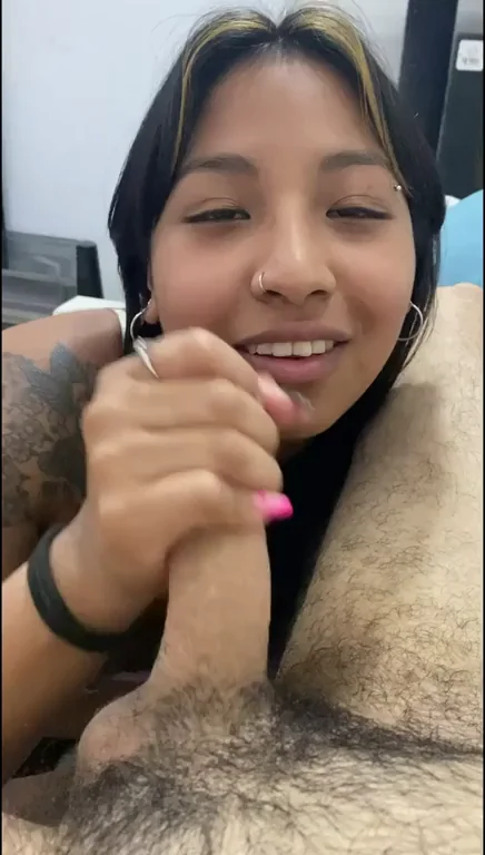 Sizzling Hot Brunette Slut Takes Thick Facial Cumshot 💦🔥