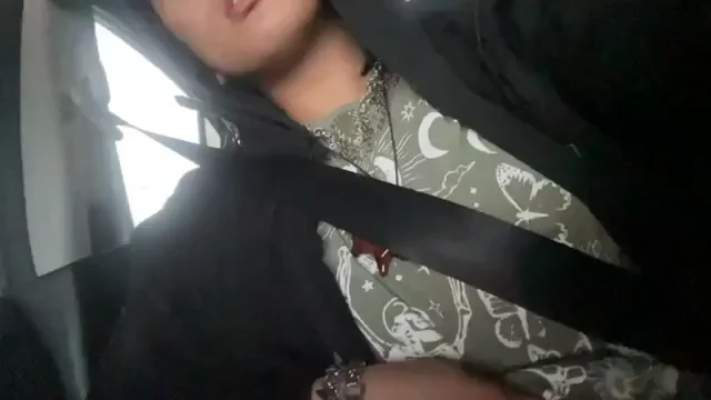 Collared Filipina Slut Flashes Tits in Car 🚗💦😈