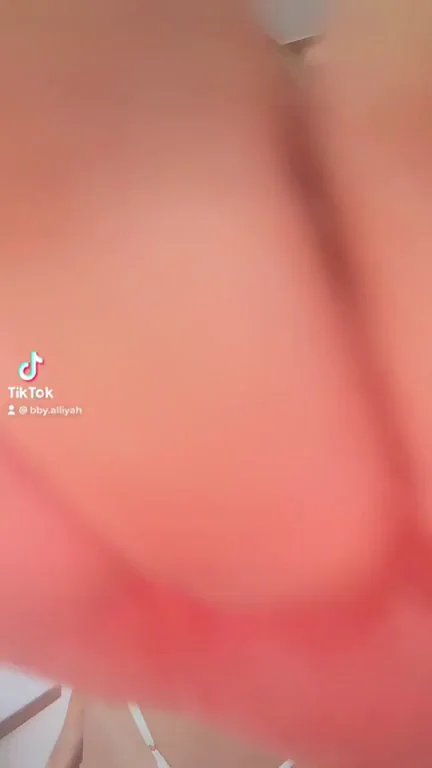 TikTok Blonde Teen Teases Her Juicy Tits