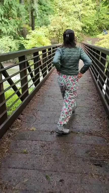Happily Flashing on the Trail! [GIF]