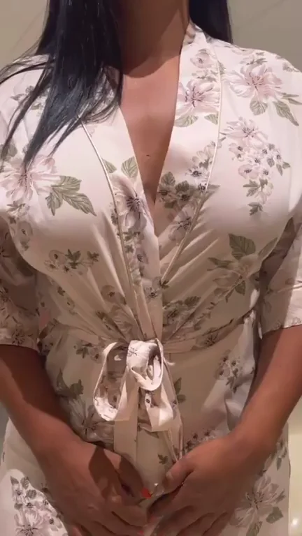 42F Slutty Robe Tease: Yay or Nay? 🔥👅