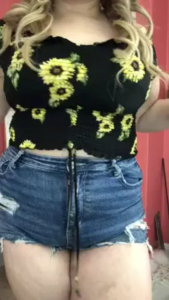 Does this outfit make you want to bend me over and fuck me in public 🥵