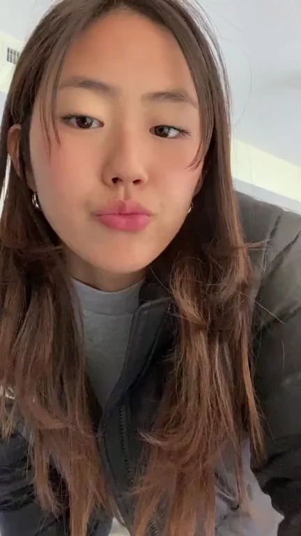 such a cute korean babe