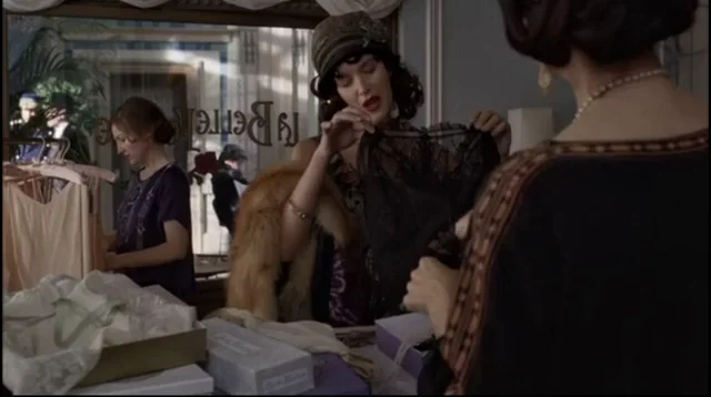 Kelly Macdonald and Paz de la Huerta in Boardwalk Empire S01E06