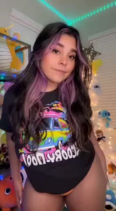 Christmas Slut's Dessert Tease: Purple-Haired Alt Babe Wants Your Cream