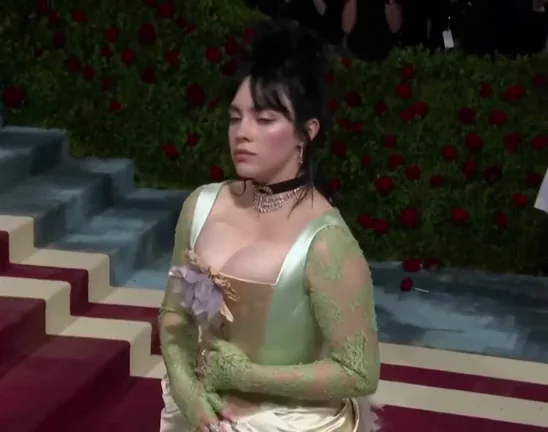 Billie Eilish's Slutty Met Gala 2022 Tease 🍑💋
