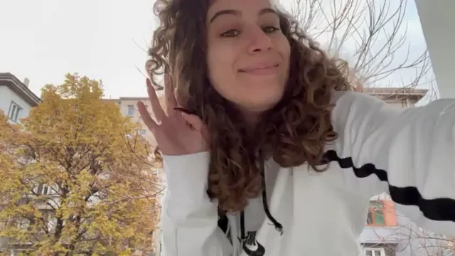 No bra for east flashing