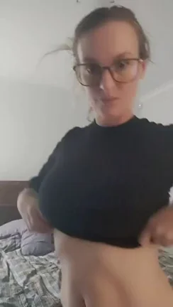 Schoolgirl Titty Quake Drop 💥🍈🍈