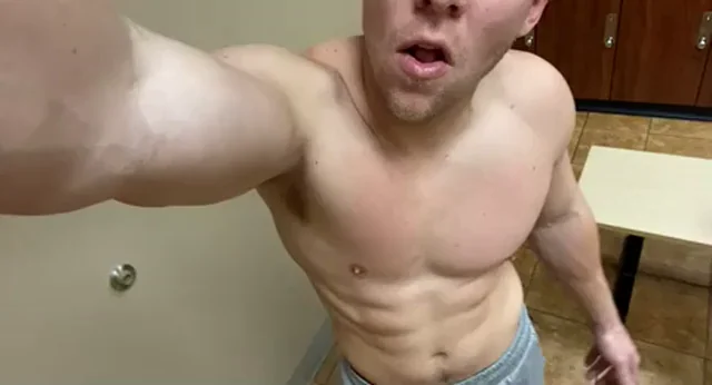 Cum and workout with [m]e 😁