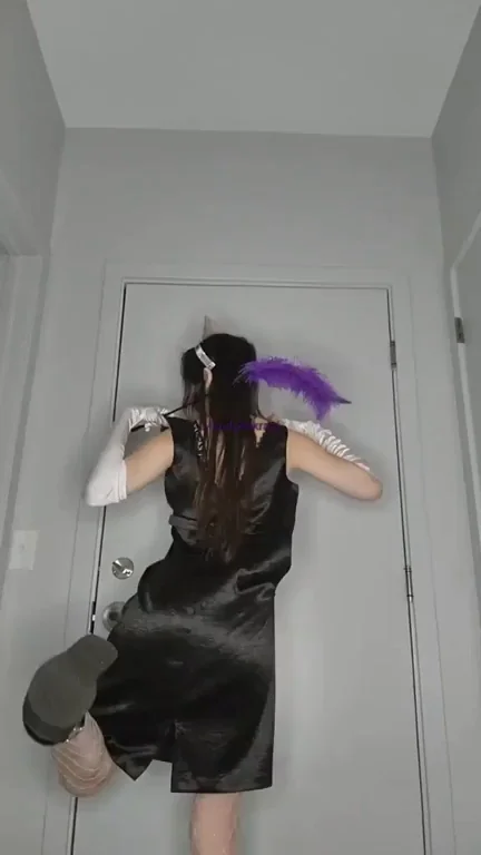 Funsized Slut Puts the Fun in Tiny Tease