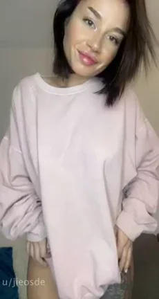 Shaking my ass and natural boobies for you