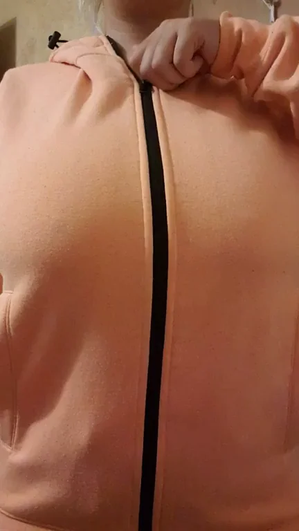 Surprise Huge Tits Reveal! 😍💦