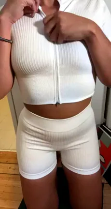 Make This Busty Ebony Babe Sweaty Then Drench Her in Cum Hehe ❤