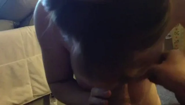 Morning Facial Blast for Petite Cum-Hungry Cutie
