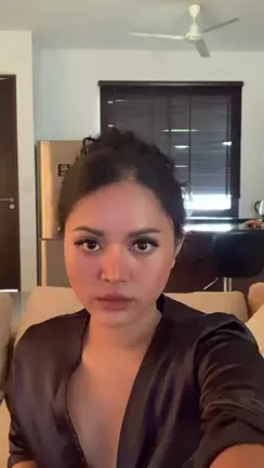 Ex-Dumped Slut Teases Subreddit with Her Juicy Asian Curves