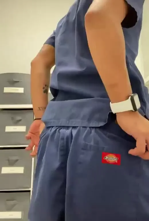 Getting warmed up to take a big cock after my shift ?