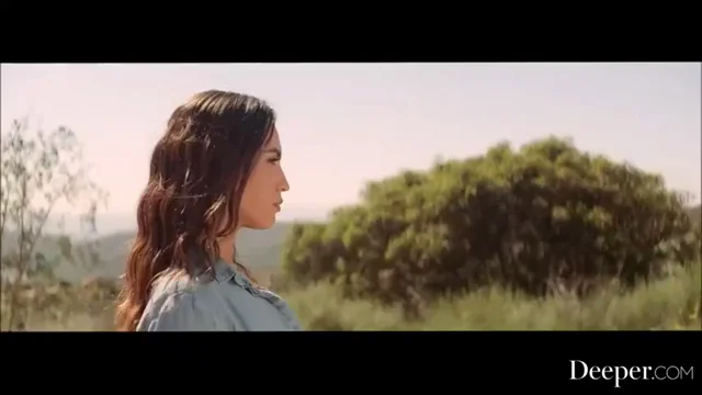 Hitchhiking Slut Rides Stranger's Cock 🔥🍆💦