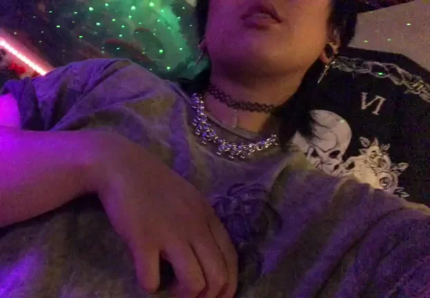 High on Life Gaming Slut Gets Pussy-Pounded Mid-Playthrough