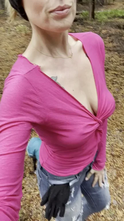 MILF Cutie Jiggles Her Pokey Tits Outdoors 😍💕
