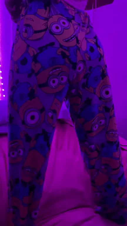 Thick Booty Surprise in Minion Pants 🍑😈