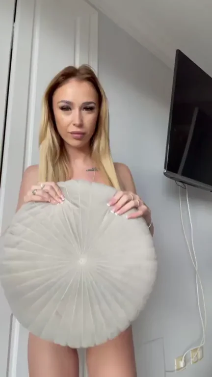 Blonde Doll's Slutty Tease Reveal