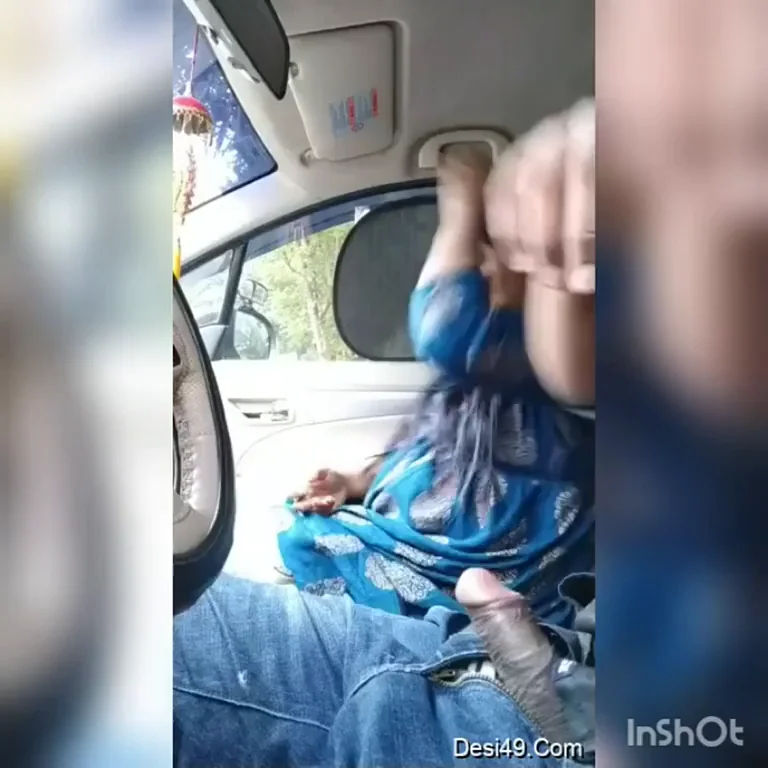 🚗 BF Pounds GF's Wet Pussy in Steamy Car Fuck 💦🍆