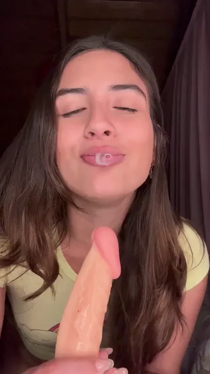 Love giving sloppy bjs 🤤