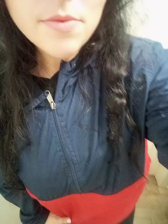 Working MILF Mom (35) Reveals Massive Tits Under Workout Gear 😍💦
