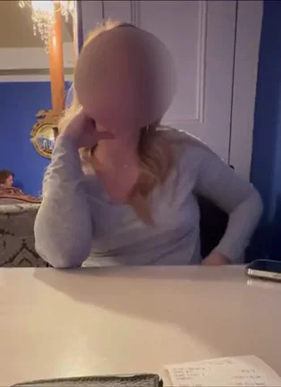 Flashing my tits in public turns me on!
