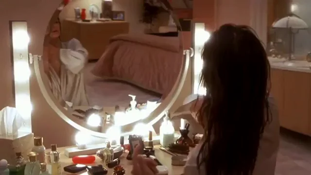 Rhona Mitra's Steamy Hollow Man Dressing Room Tease 🔥👗