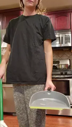 Slutty Kitchen MILF Bends Over & Flashes That Dripping Ass