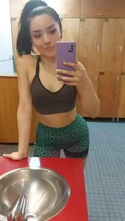 Petite Gym Slut's Tiny Tits & Juicy Ass Mirror Tease 💦🍑