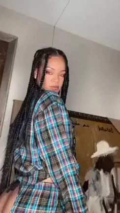 Rihanna's Juicy Ass Twerk Tease 🍑🔥