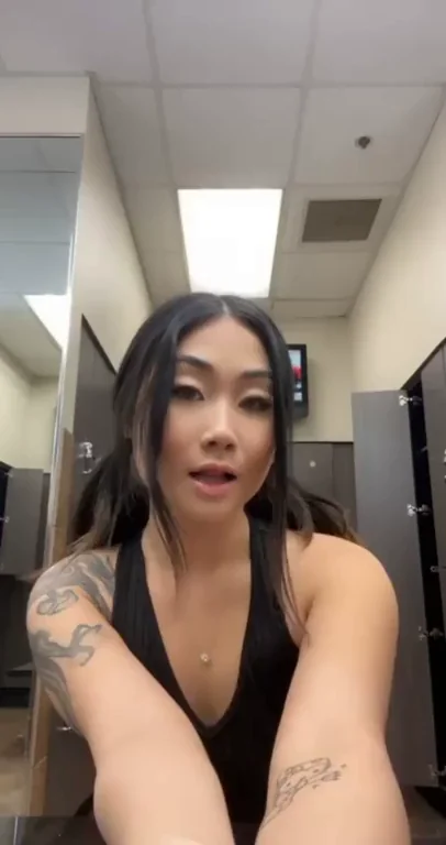 Just an Asian girl hoping to drain your balls 😁‰