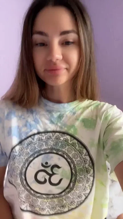 Hot Lil Slut's Teeny Tie-Dye Tee for Daddy's House Tour? 😈🍑
